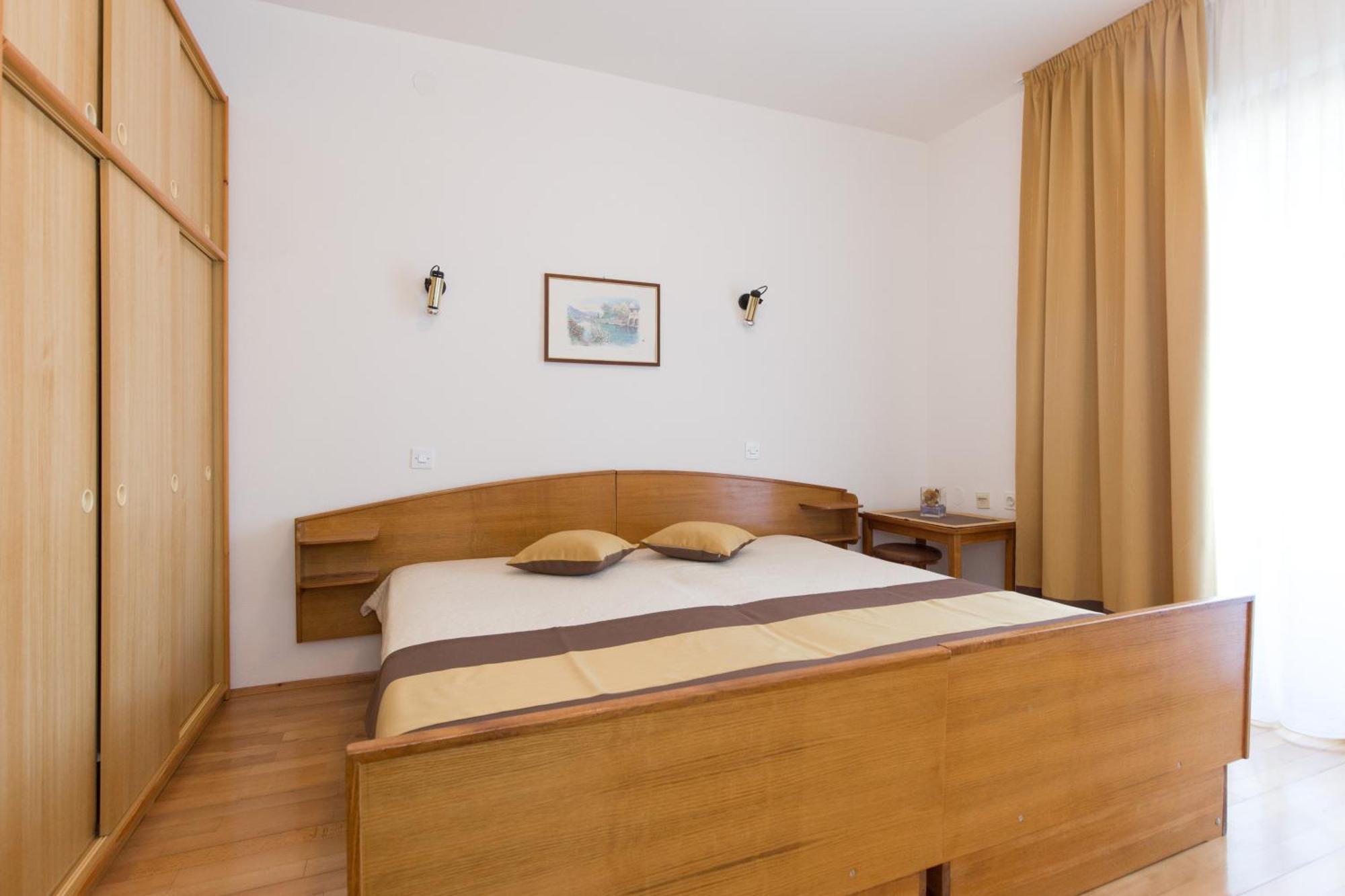 Apartment & Room Dinka, Krk Krk Town Room photo