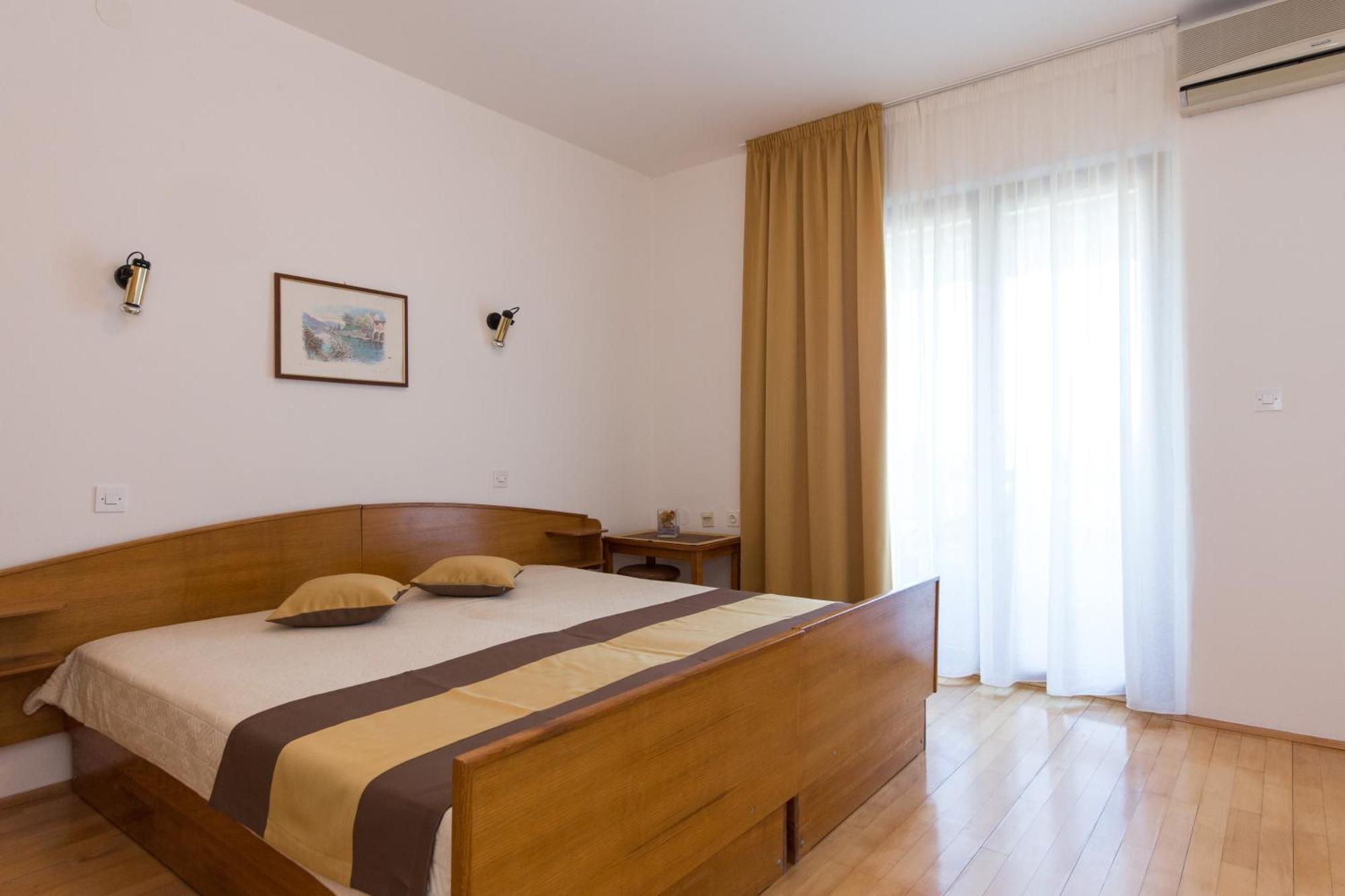 Apartment & Room Dinka, Krk Krk Town Room photo