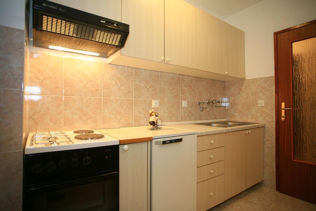 Apartment & Room Dinka, Krk Krk Town Exterior photo