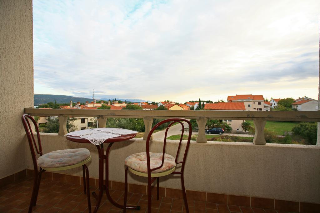 Apartment & Room Dinka, Krk Krk Town Exterior photo